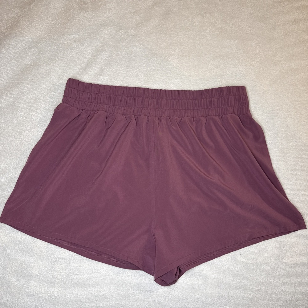 Zella Women's Athletic Shorts in Mauve